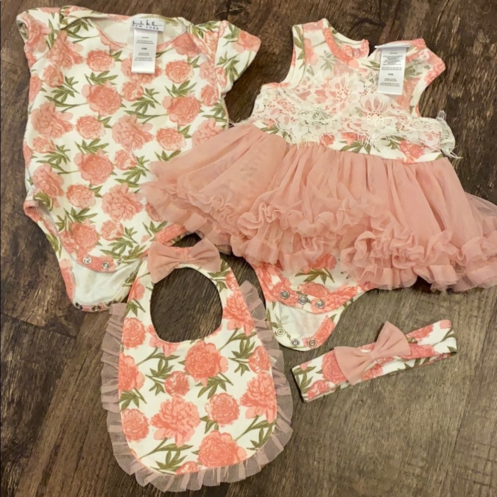 Baby girl floral tutu set. Nicole Miller 3-6 month